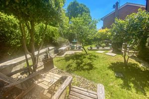 Photo 33- click for photo gallery